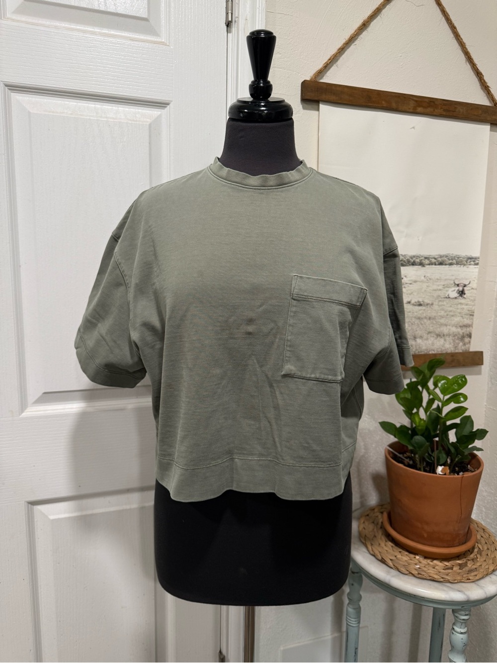 Athleta Olive Green Cropped Short Sleeve Tee